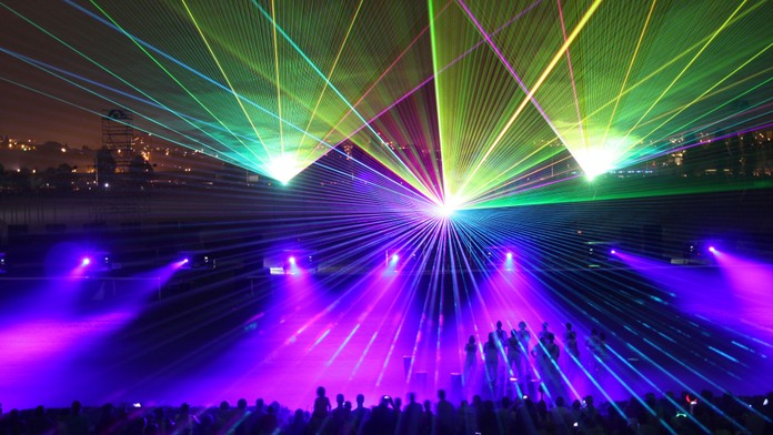Prahu v srpnu rozzáří tuna pyrotechniky a nejsilnější lasery