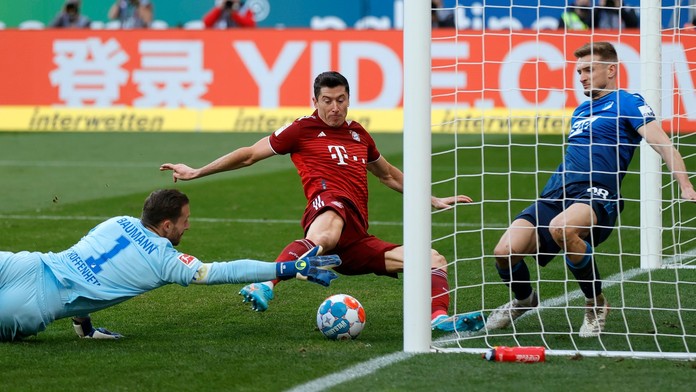Víkendové sestřihy: Bayern pouze remizoval, Barcelona si zastřílela