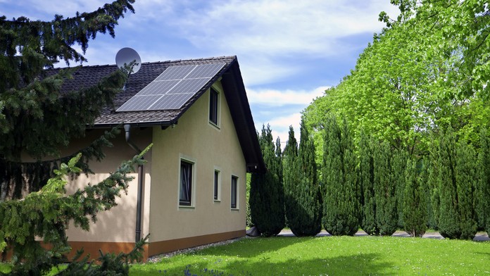 Solární panely "vyráběly" víc elektřiny, než je fyzikálně možné!