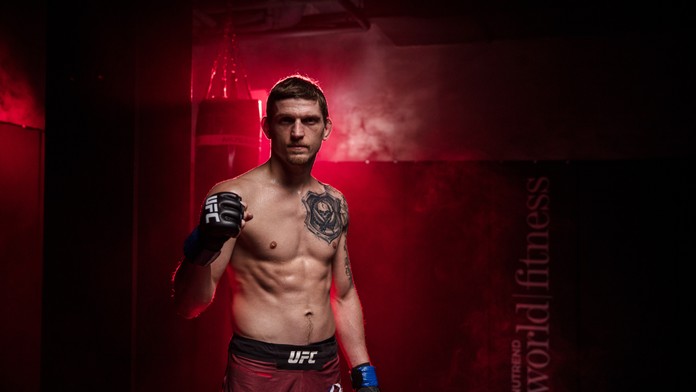 Dres Pasty nebo Holeše: Dvořák před duelem v UFC pořádá aukci pro Ukrajinu
