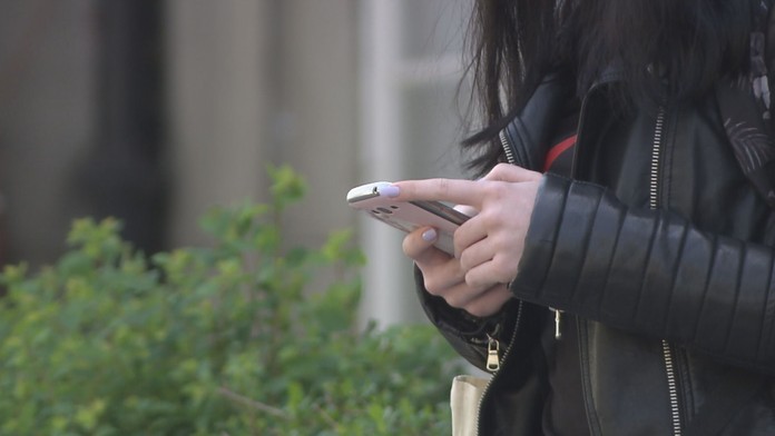 Žena naletěla podvodníkům. Kamarádství na internetu ji stálo 4,5 milionu korun