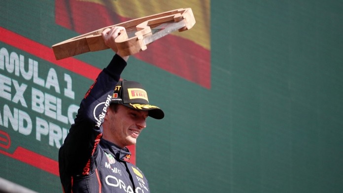 Fenomén Verstappen! Ze sedmé řady si dojel pro další výhru. Hamilton boural