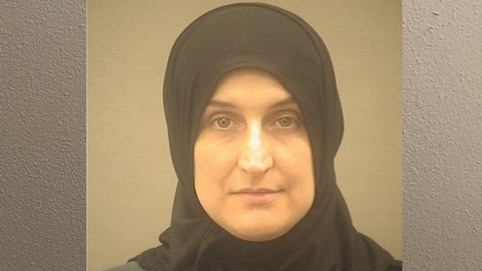 Americké učitelce, která velela islamistkám v Sýrii, hrozí 20 let vězení