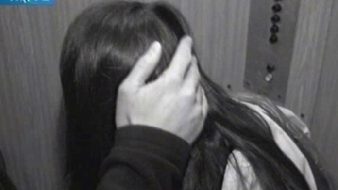 VIDEO: Pedofil zneužil školačku!