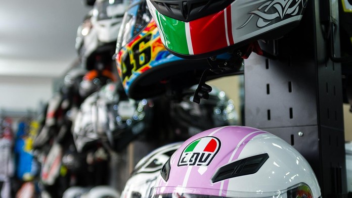 Známe výherce soutěže o přilbu AGV
