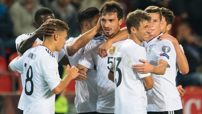 Urážky i fašistický pozdrav: Němce v Edenu naštvali vlastní fanoušci!