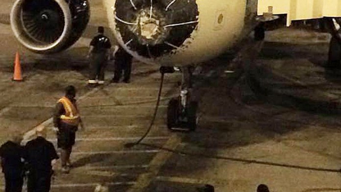 Životy na vlásku! Kroupy zničily letadlu radar a rozbily okna