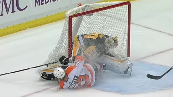 Vítěz Stanley Cupu nešťastně přišel o gólmana. Zranil ho Voráček