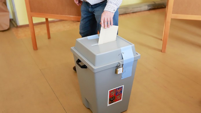 Mezera mezi favority se zmenšuje. Průzkumy posílají do druhého kola Nerudovou a Babiše