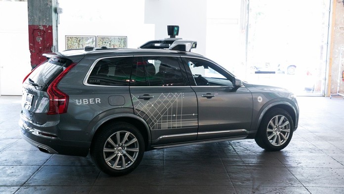 Samořiditelné auto zabíjelo. Jak funguje technologie za miliardy?
