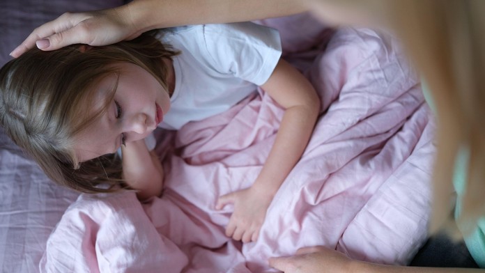 Čtyřletá holčička nemůže ven z domu. Je alergická na vítr i chladné počasí