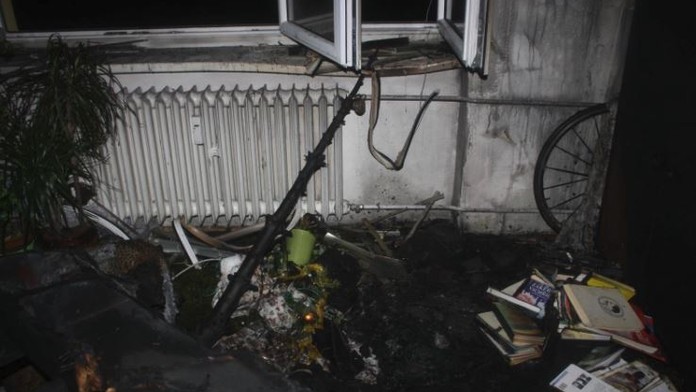Hasiči zasahovali u hořících stromků. Lidé končili v nemocnici!