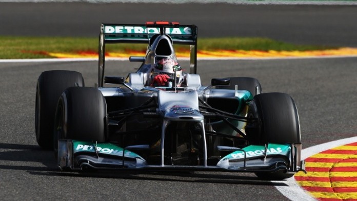V Monze začal nejlépe Schumacher, kolotoč F1 se přesunul do Itálie
