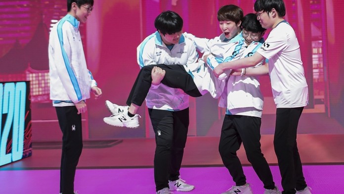 Worlds: Poslední evropská naděje uhasla. Zvítězí ve finále Čína nebo Jižní Korea?