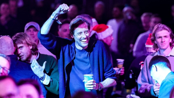 Peter Crouch na šipkách v Ally Pally