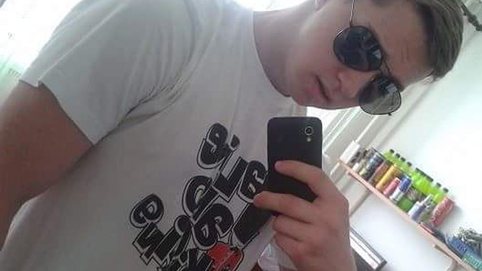 Hledá se vyděrač: Chtěl po dívce sex, jinak prý zveřejní intimní foto!