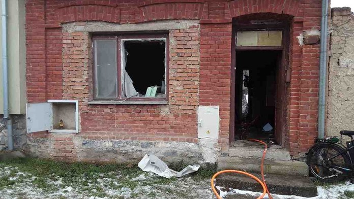 Hasiči spěchali k požáru, zadýmená místnost skrývala mrtvého muže