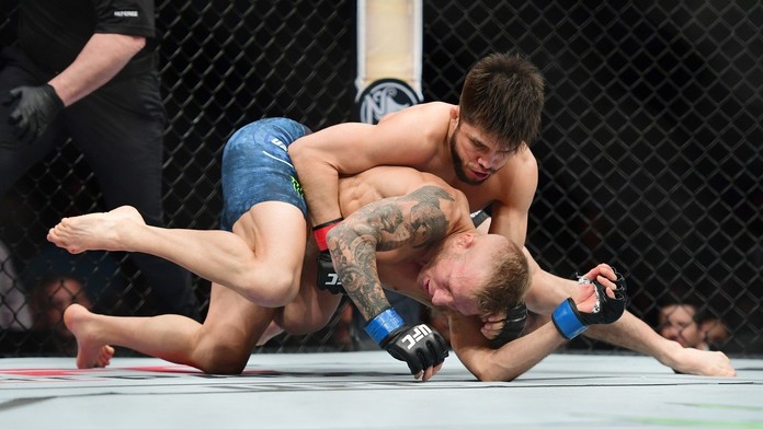 Zachránil Cejudo muší váhu? Za půl minuty přejel Dillashawa!
