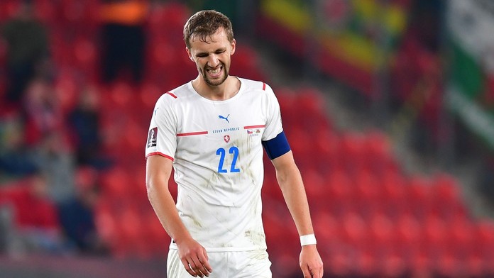 Drama na palubě letadla. Souček nemohl přistát v Praze, skončil v Pardubicích