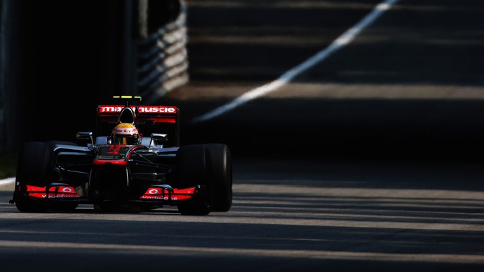 McLaren ovládl druhý trénink v Monze, vyhrál Hamilton