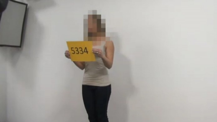 Kvůli pornu musela skončit ve škole. Teď znovu učí a děti ji milují