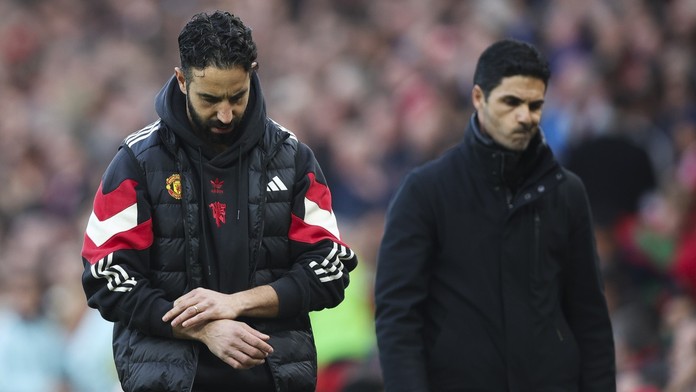Hráč Manchesteru přiznal pomoc od sudího. Trenér Arsenalu utekl z rozhovoru