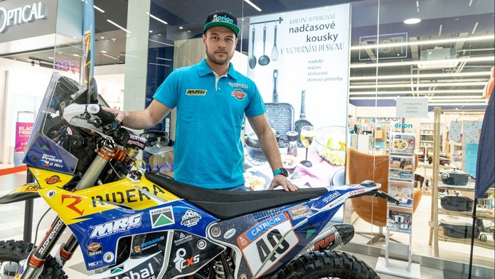 Prokeš jezdí v traktoru, nyní chce zdolat Dakar: Na kamenech to bude těžké