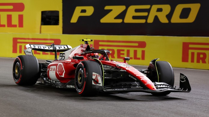 Velké problémy v Las Vegas. Trénink Formule 1 byl ukončen po 8 minutách