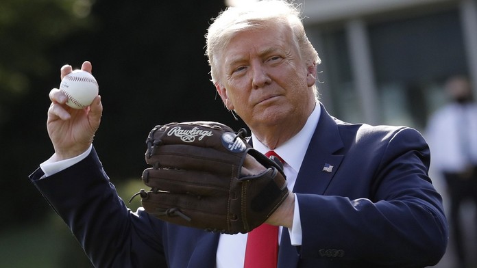 Trump se tvrdě opřel do vedení MLB, fanoušky vyzval k bojkotu