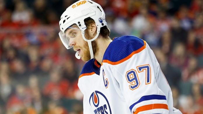 McDavidova série skončila, proti Winnipegu nebodoval. Pastrňákův gól nestačil