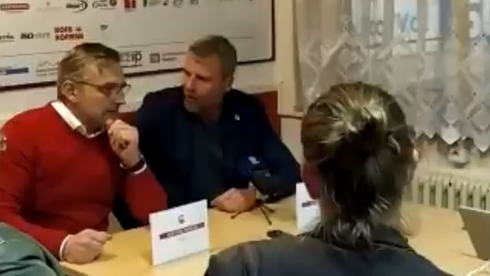 Fraška v extralize: Konec tykání! Profesor a magistr se poslali kamsi