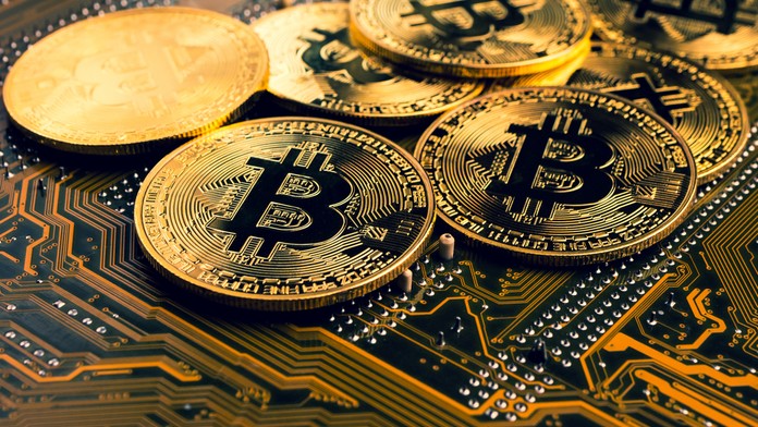Bitcoin je nyní třetí největší měnou, hned za americkým dolarem a eurem
