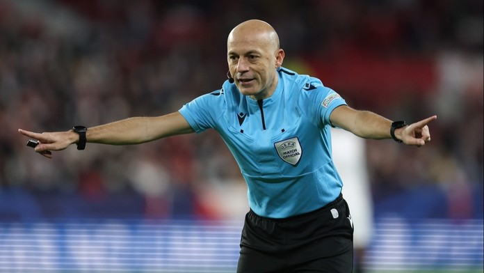 Fotbal opouští slavné jméno. Sbohem dává jeden z nejlepších sudích