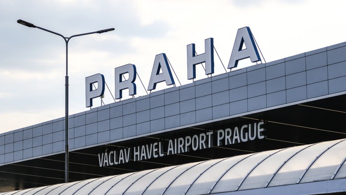 Problémy na pražském letišti. Komplikace čekají hlavně na řidiče