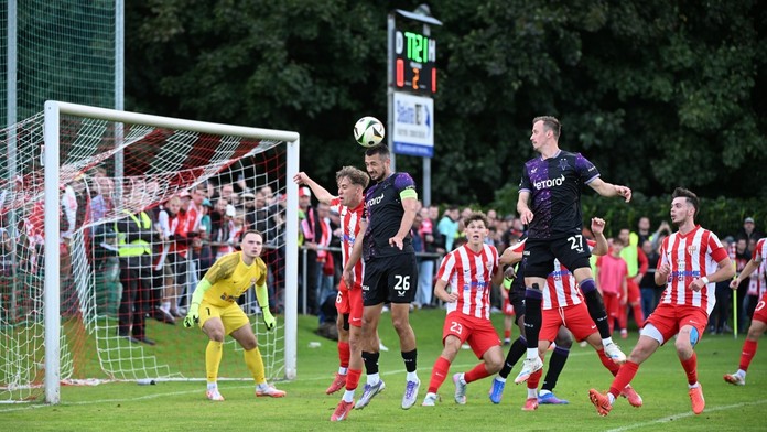 Slavia v MOL Cupu proti Brozanům splnila povinnost, slaví i Slovácko a Karviná