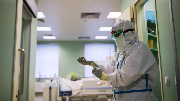 Pohotovost v Británii. Nemocnici uzavřeli kvůli možnému případu eboly