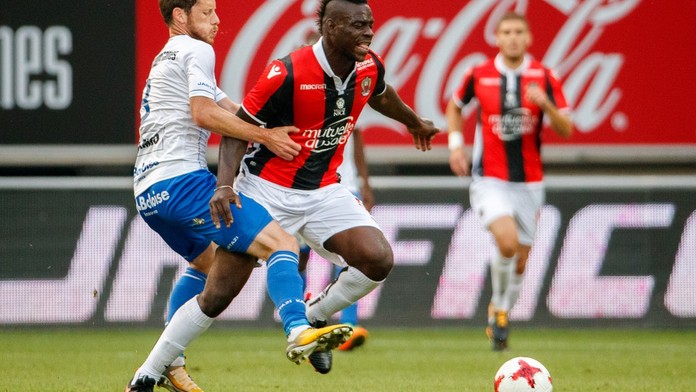 Před utkáním podpořil nemocného hráče, pak Balotelli obral jeho tým