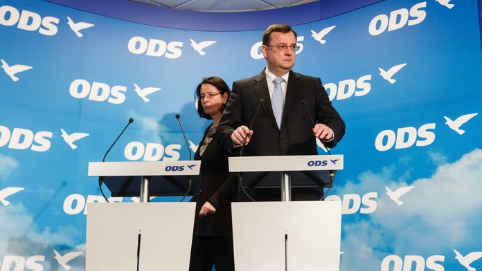 Ustupující Nečas: Daně se tolik zvyšovat nebudou. Co na to rebelové?