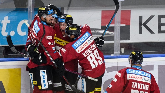 Sparta otočila duel v Plzni a vede extraligu, Kometa má první výhru sezony