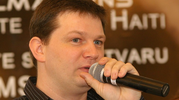 Sbormistr Maštalíř okradl známé o 88 milionů!