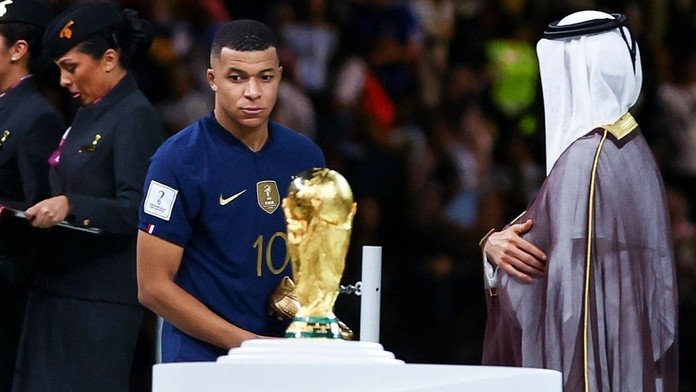 Smutný hrdina Mbappé: Hattrick ve finále po 56 letech, vyrovnal i Pelého