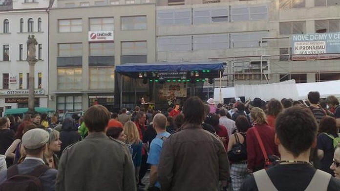V Ústí nad Labem protestují proti neonacistům