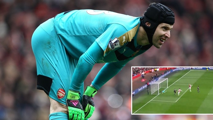 Skvělý zákrok a drzá klička. Čech podržel Arsenal při klíčové výhře