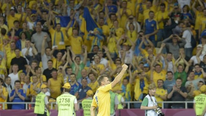 4. den EURA: Ukrajina vykročila za postupem a remíza gigantů