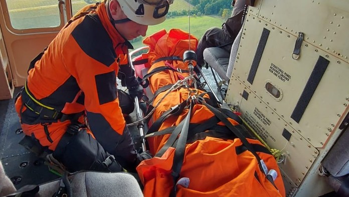Do Mločího údolí museli záchranáři na člunu, turista se zranil při pádu