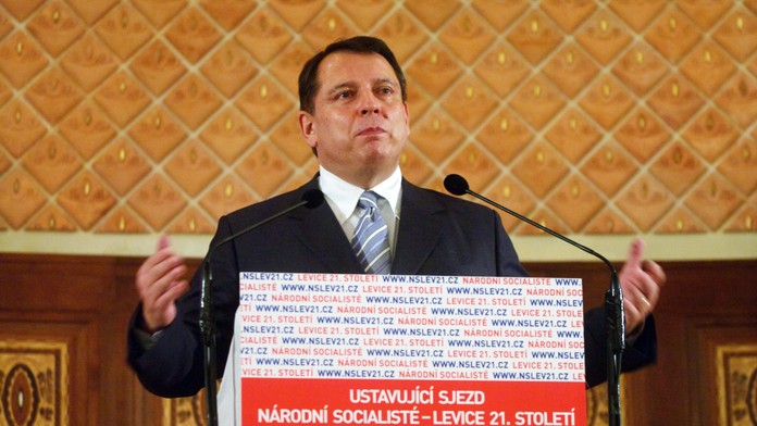Paroubek: ČSSD se nedržela programu, proto jsem odešel