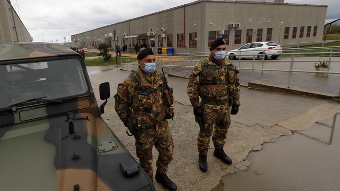 Italského mafiána dopadli v Karibiku díky klipům o vaření na internetu