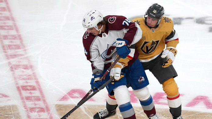 Skvělá zpráva z NHL. Český talent podepsal smlouvu s Vegas