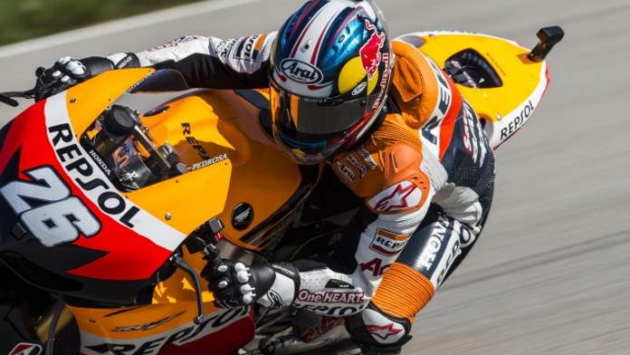 První trénink ovládl Pedrosa, Abraham měl jedenáctý čas