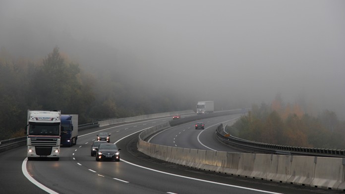 NEHODA NA D1: Dva kamiony se srazily s dodávkou, na místě jsou zranění